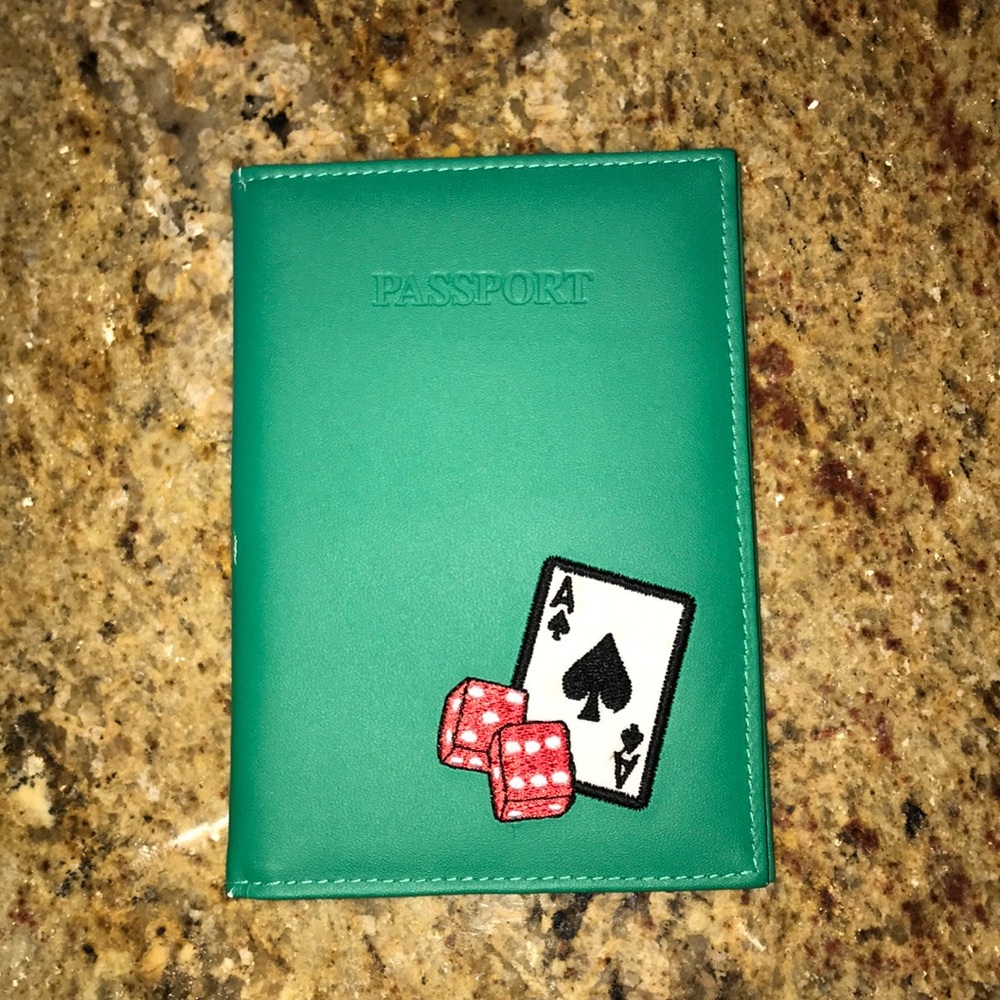NWT Green Passport Holder Travelers Cards & Dice